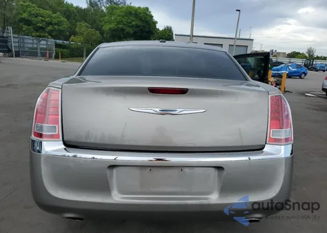 2014 Chrysler 300 z USA, uszkodzony, nr VIN 2C3CCAAG6EH142009